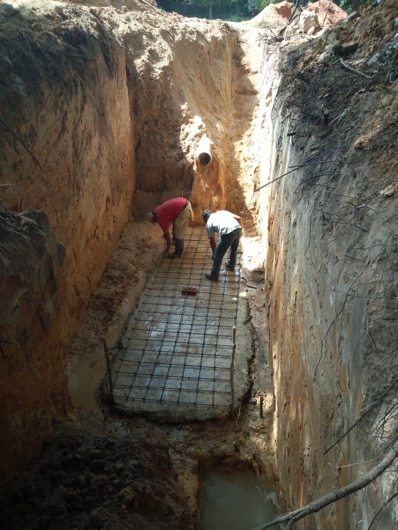 PLANTILLA DE 5 CM. DE ESPESOR DE CONCRETO HECHO EN OBRA F'C=100 KG/CM2; AGREGADO MAXIMO 3/4", INCLUYE: ACARREO A PRIMERA ESTACION A 20.00 M; MATERIAL, MANO DE OBRA, HERRAMIENTA Y EQUIPO NECESARIO.					
					
